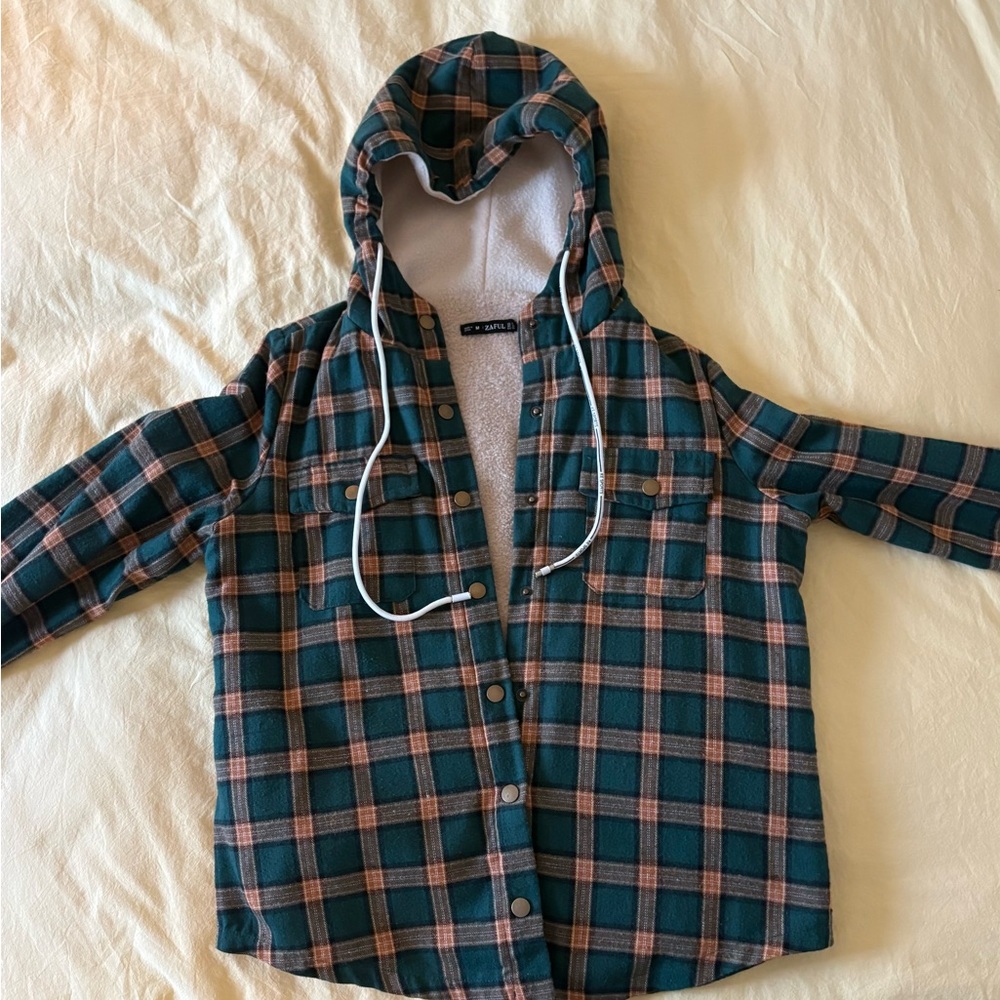 Zaful Green and Tan Plaid Women’s Shacket.